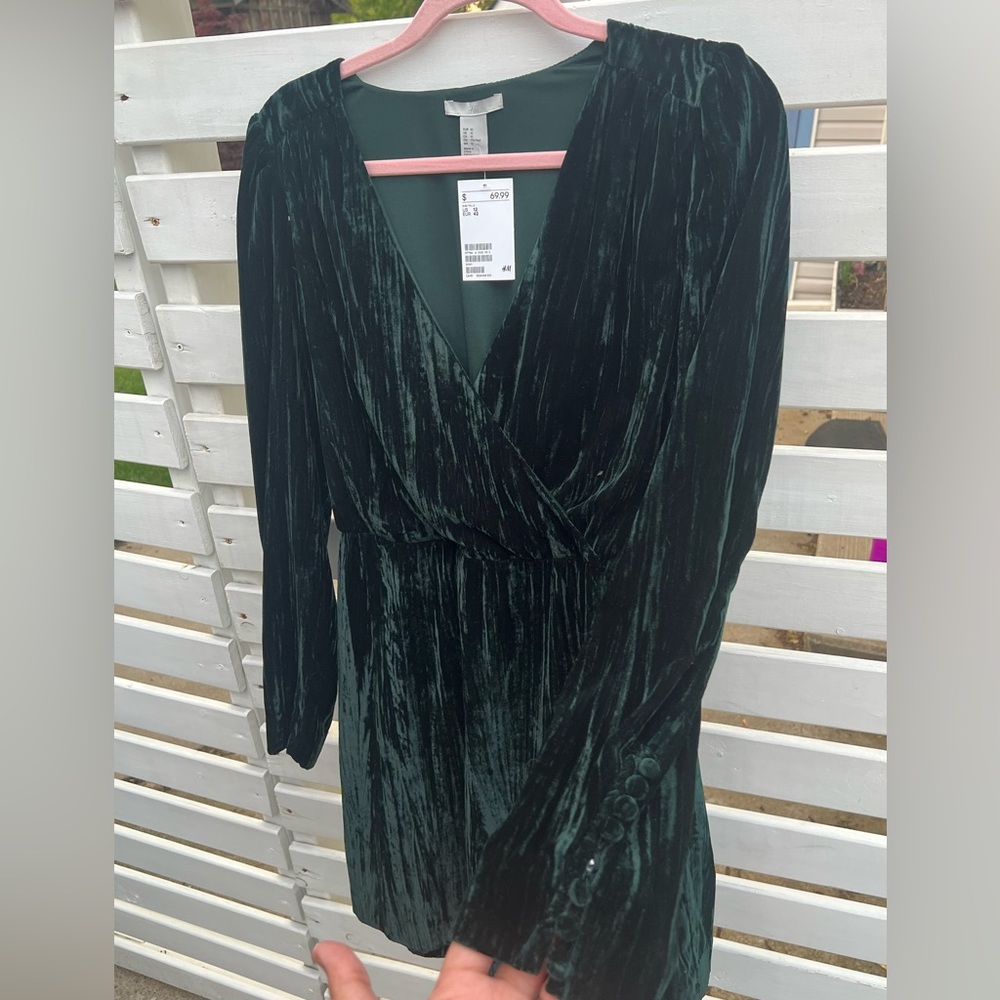 H&M Green emerald valour cocktail dress. Never worn in perfect condition. - Picture 5 of 5